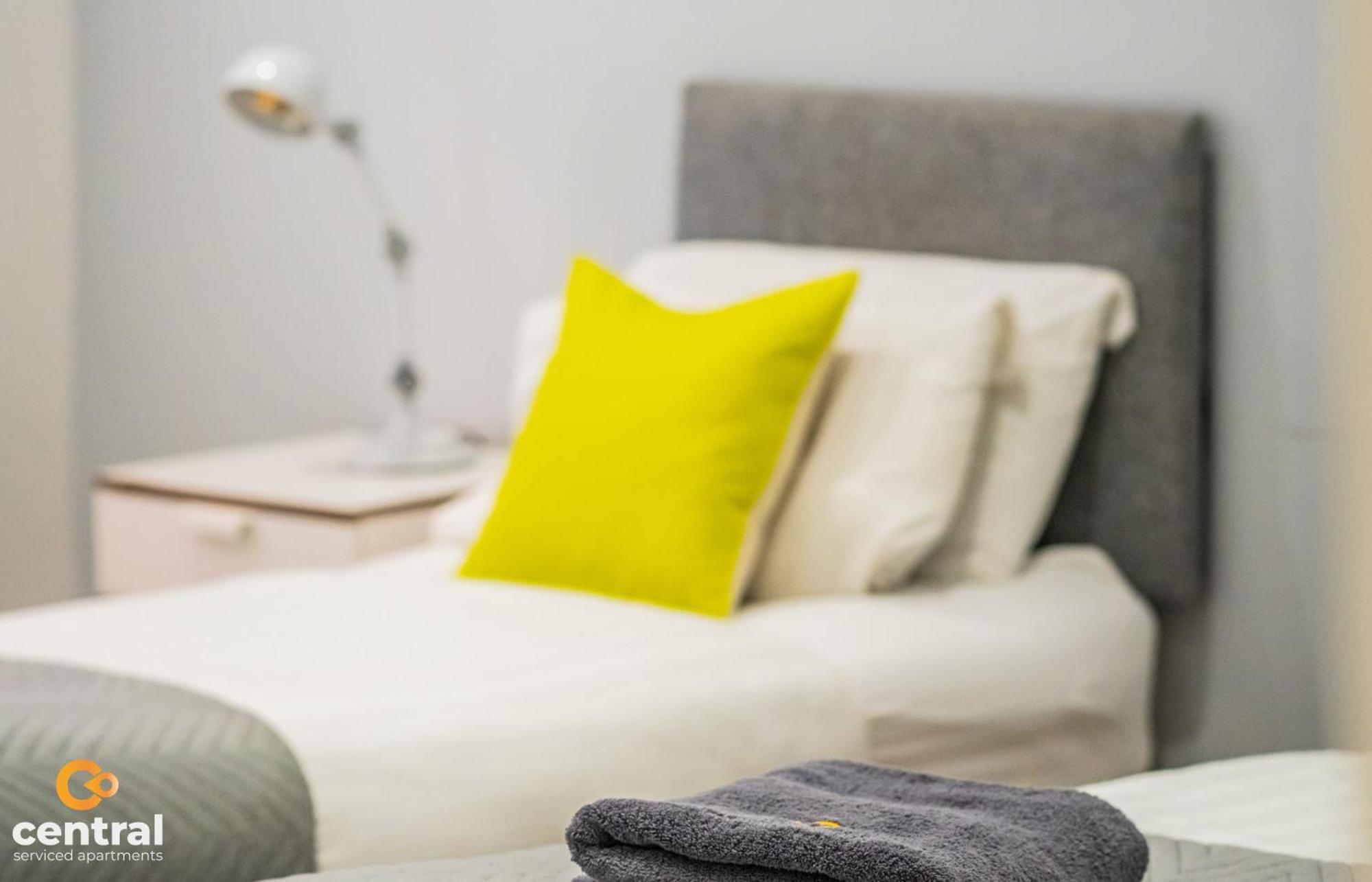 דאנדי Central Serviced Apartments - 2 Bedroom - Walk Away From City Centre & Universities - Sleeps 4 - 1 X Double 2 X Single - Smart Tvs In All Rooms - Short Term Stays Welcome - Walk Away From Train & Bus Station - Preferred Location For Short Stay In Dun מראה חיצוני תמונה
