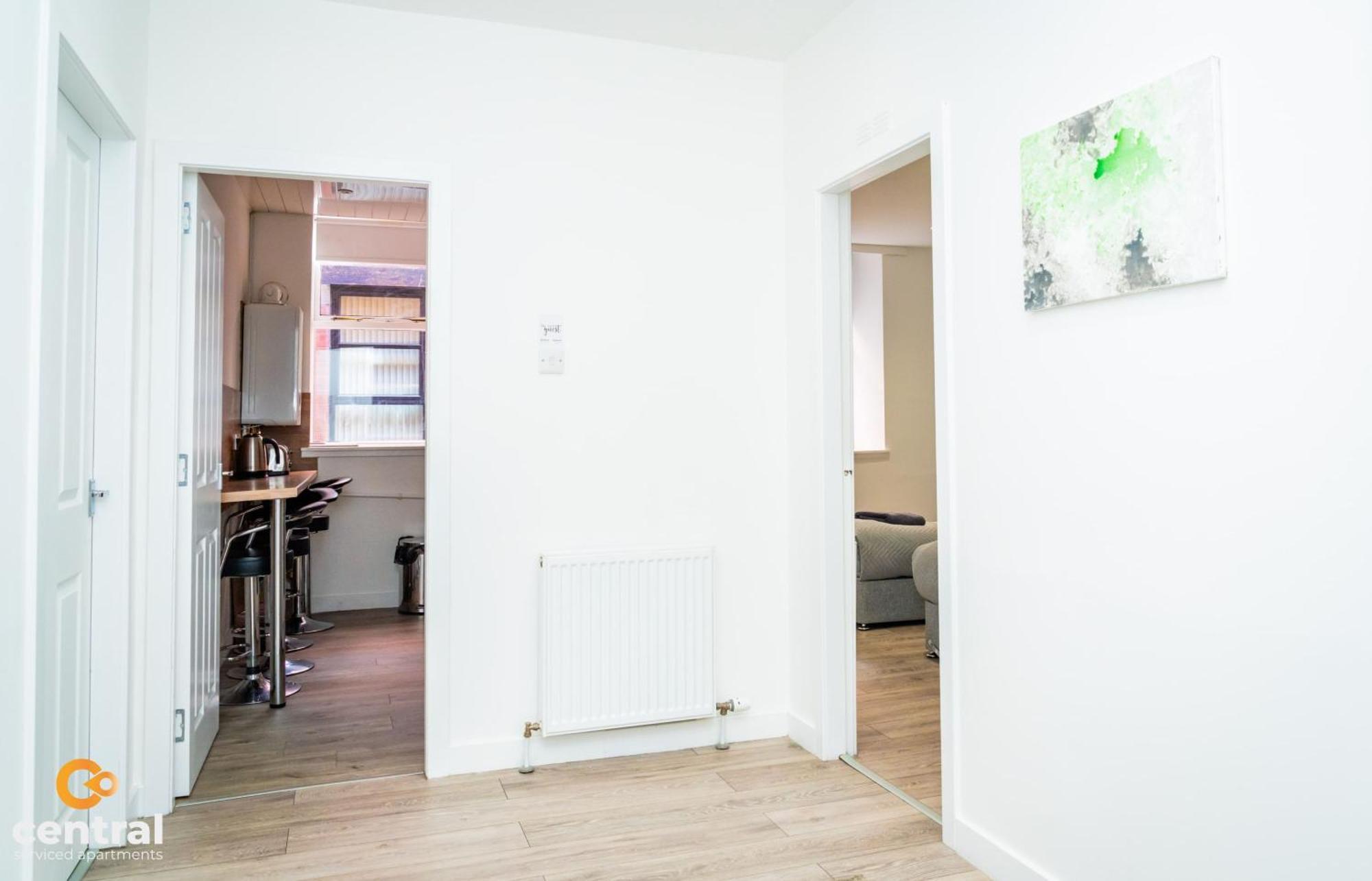 דאנדי Central Serviced Apartments - 2 Bedroom - Walk Away From City Centre & Universities - Sleeps 4 - 1 X Double 2 X Single - Smart Tvs In All Rooms - Short Term Stays Welcome - Walk Away From Train & Bus Station - Preferred Location For Short Stay In Dun מראה חיצוני תמונה